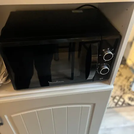 Magnifique F2 En Plein Centre *